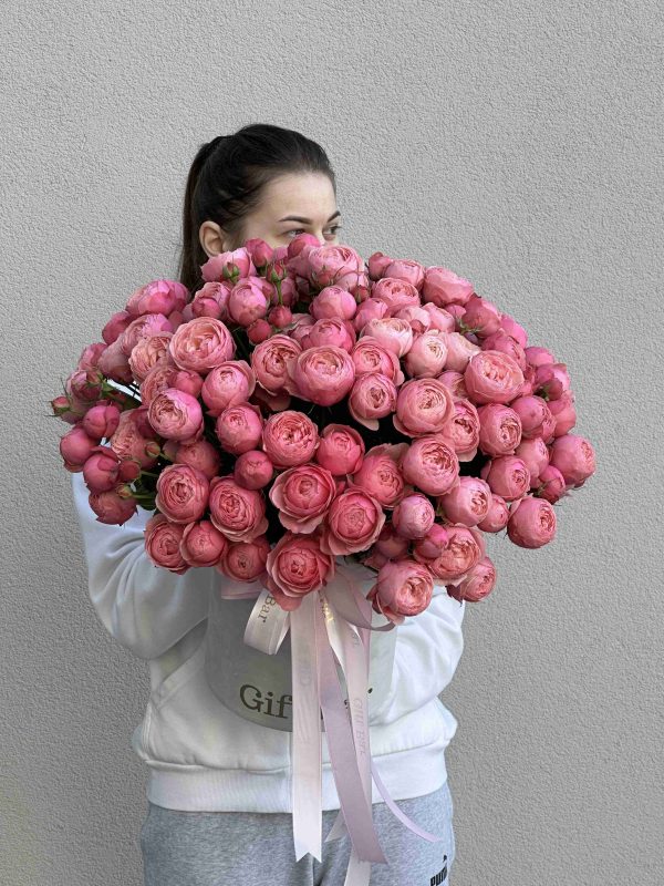 Flowerbox of spray roses Silva pink