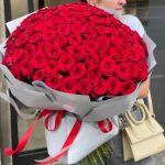 Bouquet of red roses