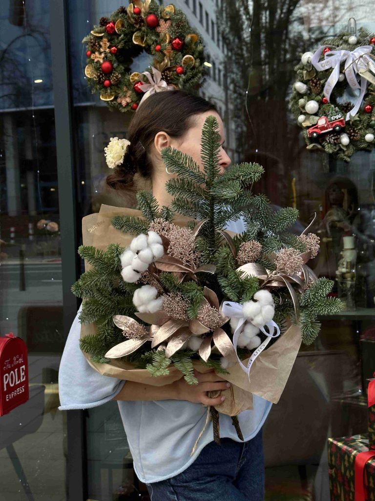 Зимовий букет “Christmas wishes”