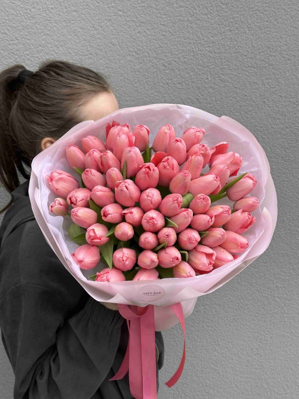 Bouquet of pink tulips