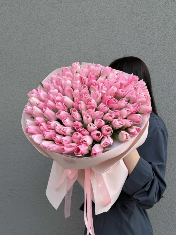 Bukiet różowych tulipanów