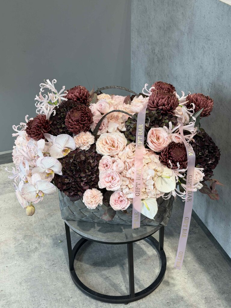 Kosz kwiatów „Chocolate Brown”