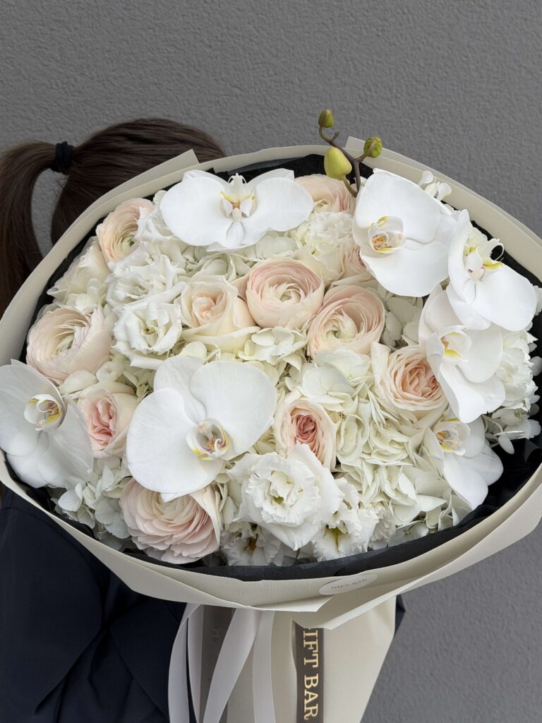 Букет цветов «Black Vanilla»