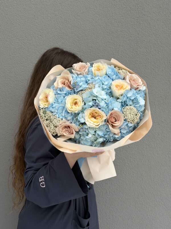 Букет цветов «Blue Hill»