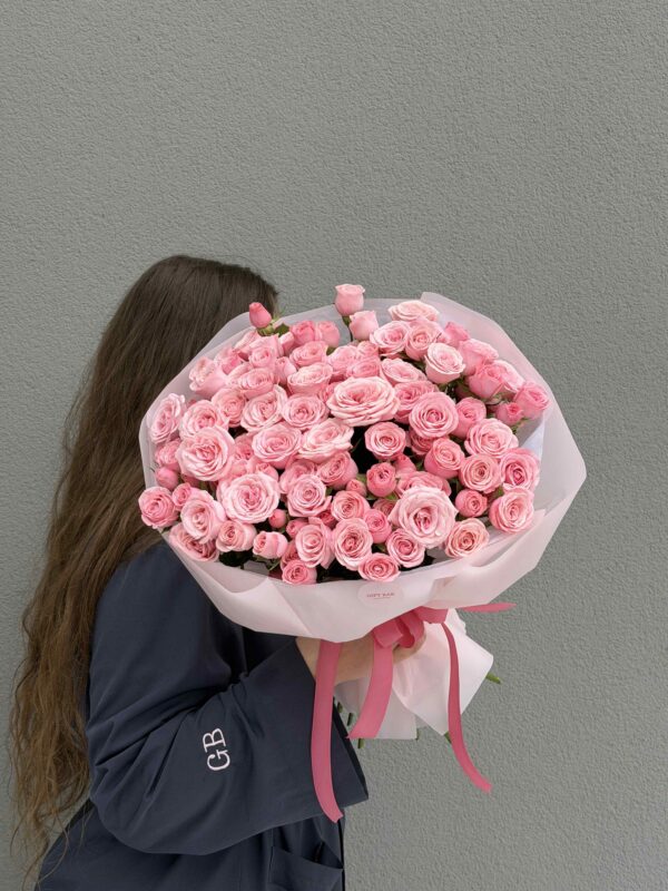 Букет кущових троянд Birdnest