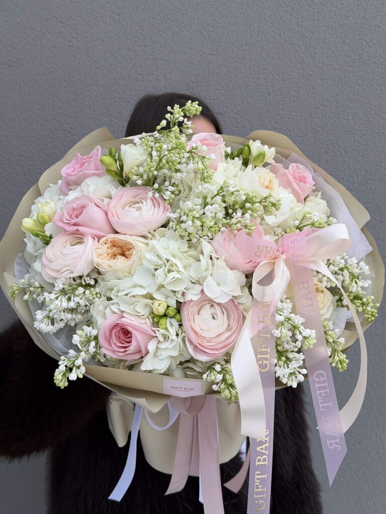 Bukiet kwiatów „Lenora”