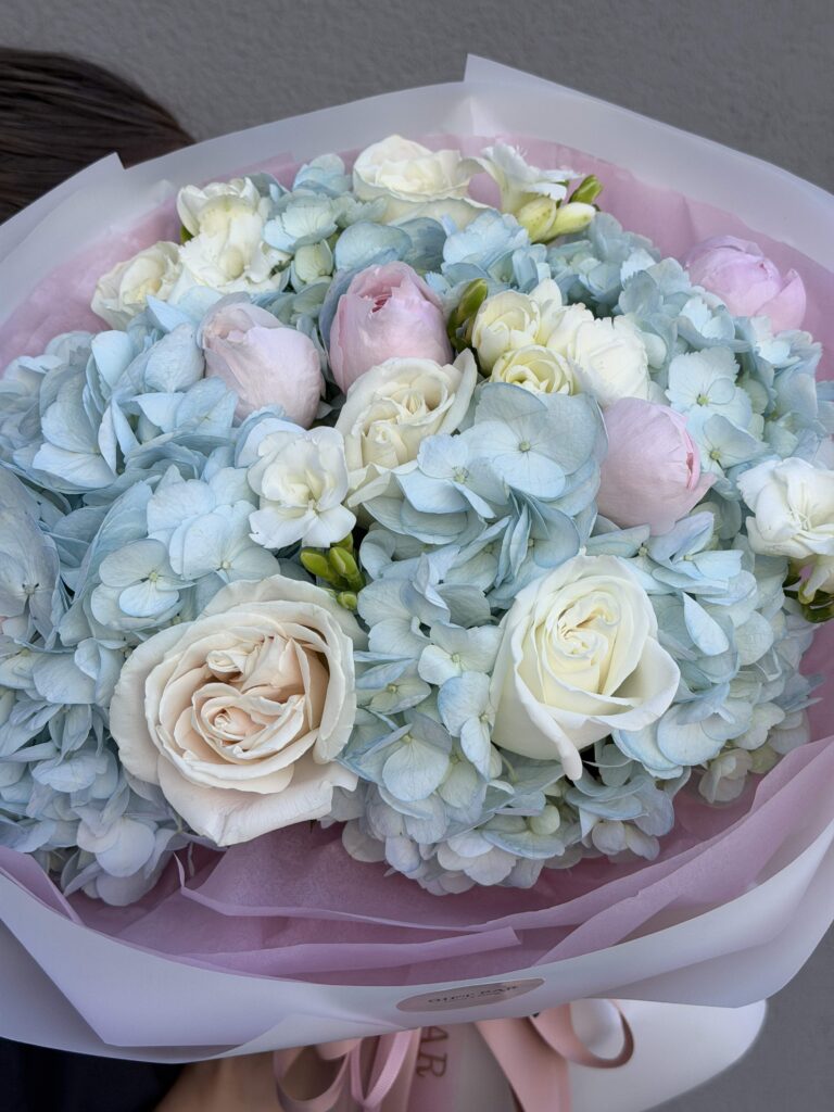 Bukiet kwiatów „Delina”