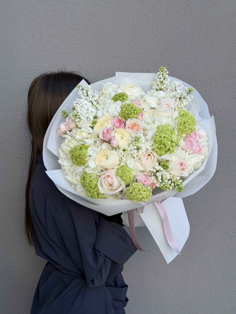 Букет квітів “Fruity Green”