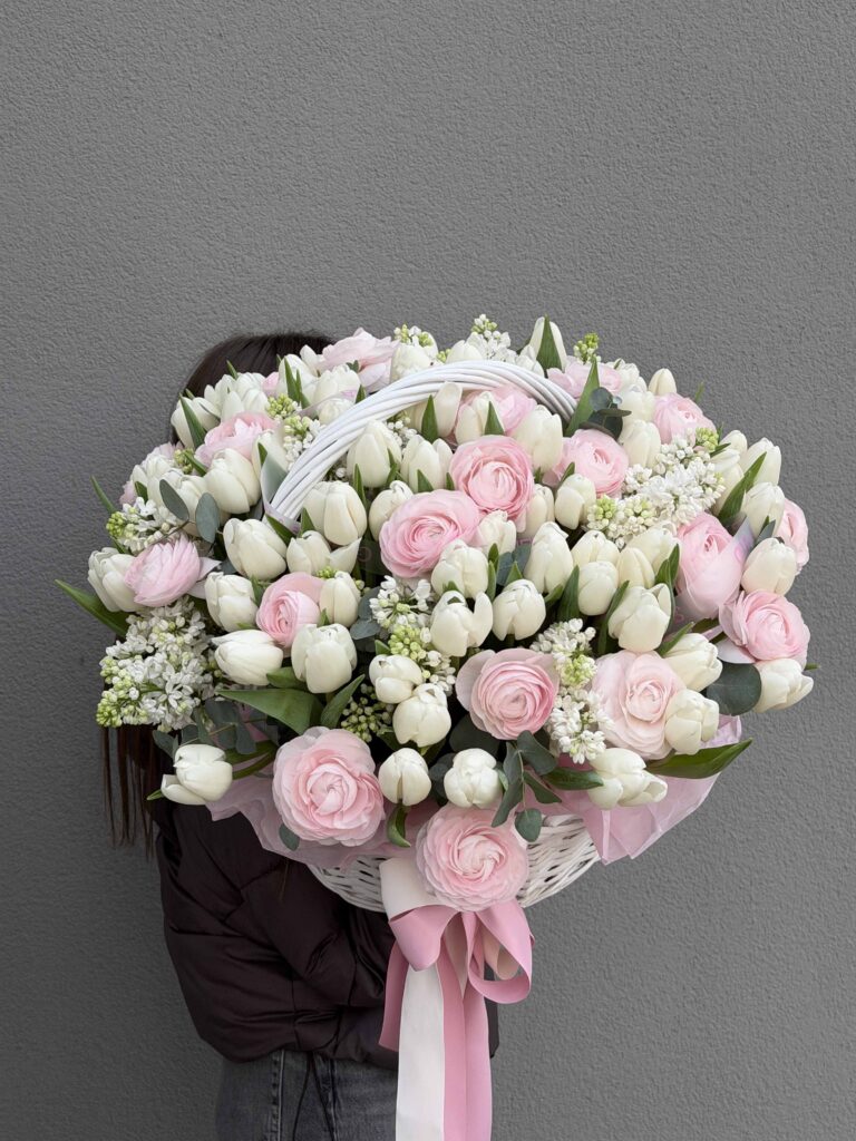 Корзина цветов «Voice of spring»