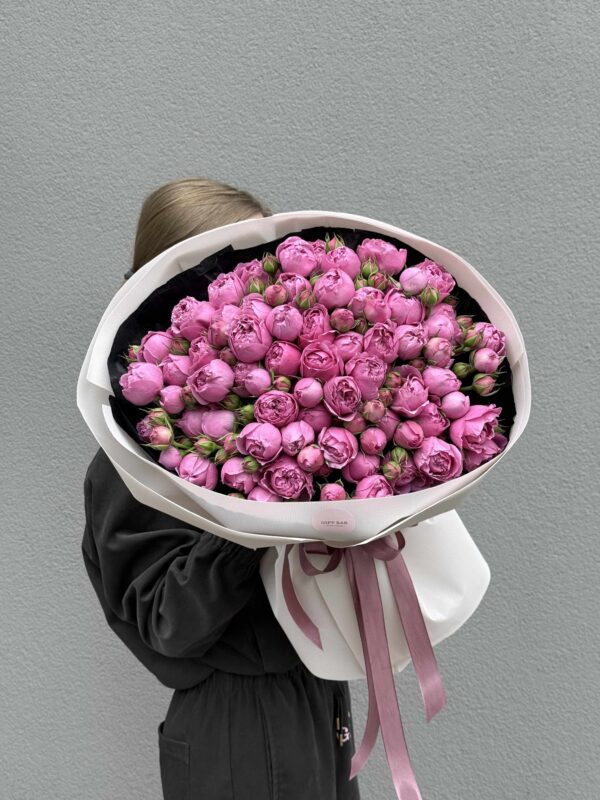 Букет кустовых роз