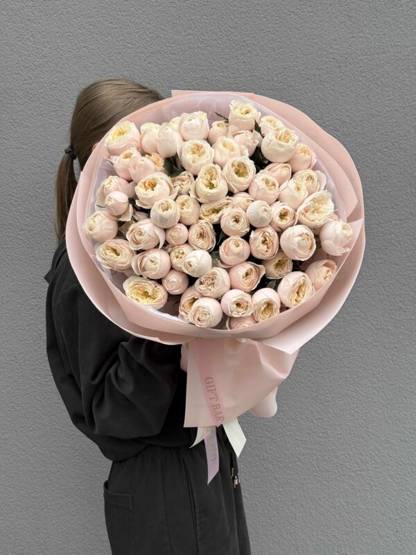 Букет кущових троянд